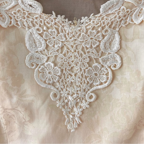 Vintage 80s formal fit & flare puffy sleeve ball gown - Picture 4 of 9